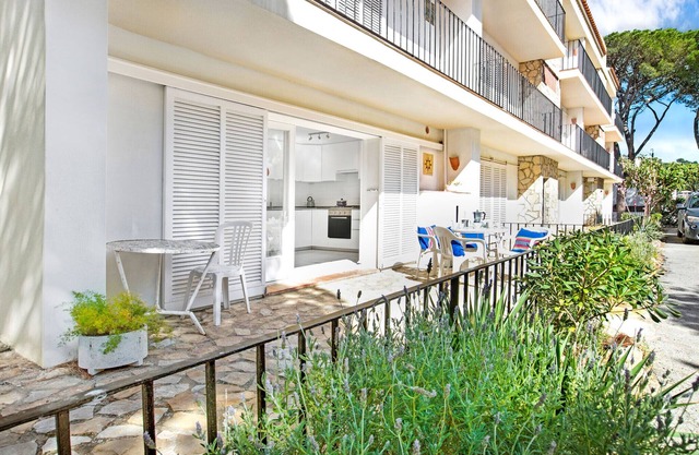 1ANC 13B - Basic 1 bedroom apartment located very close to the beach of Llafranc