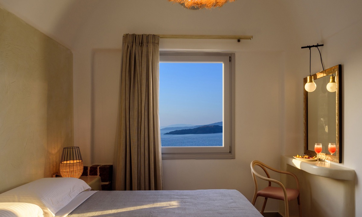 Akrotiri Bed & Breakfast | Acro Blue Luxury Villas