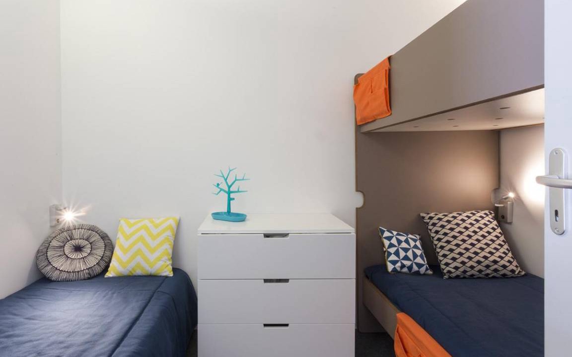 Photo of Bedroom in Arc-1800
