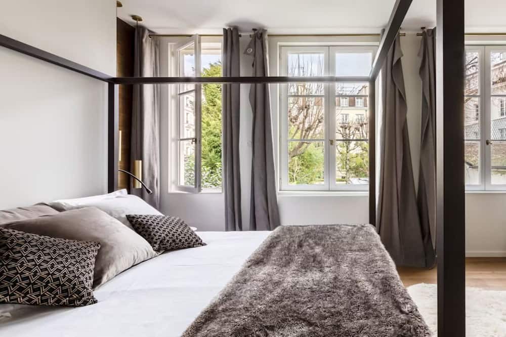 Photo of Bedroom in Latin