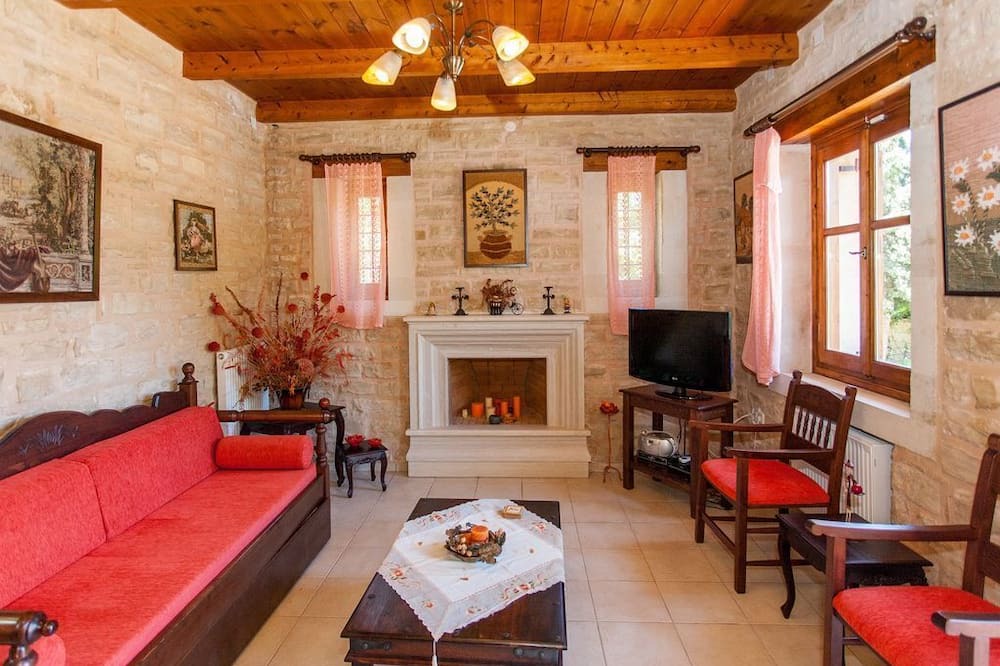 Photo of Livingroom in Atsipópoulon