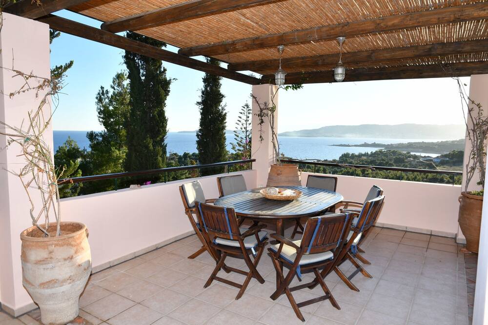 Photo of Outdoor in Agios Emilianos