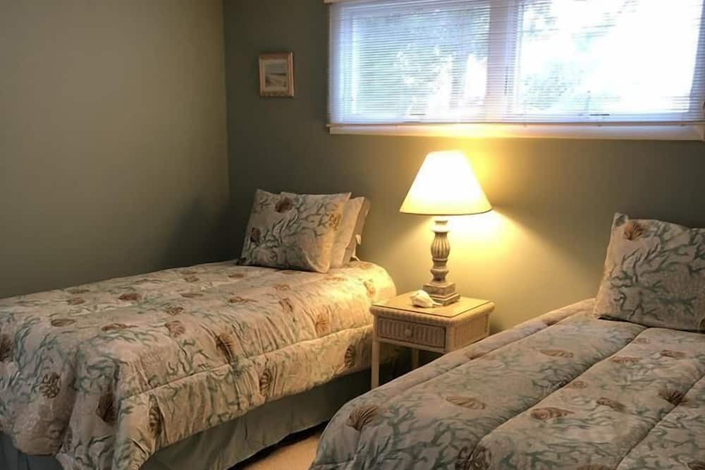 Photo of Bedroom in Harvey Cedars