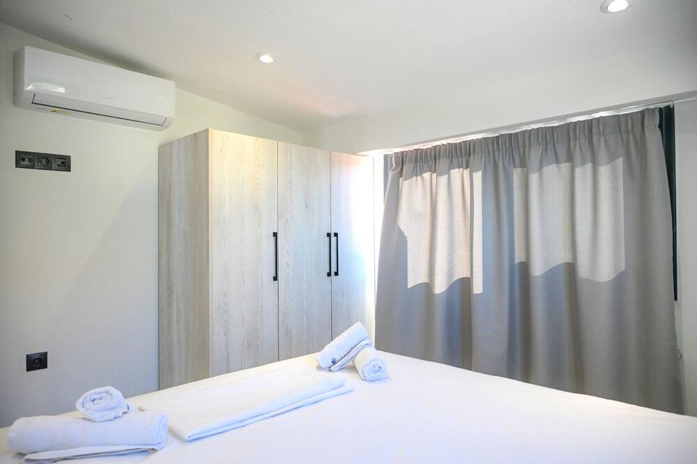 Photo of Bedroom in Polichrono