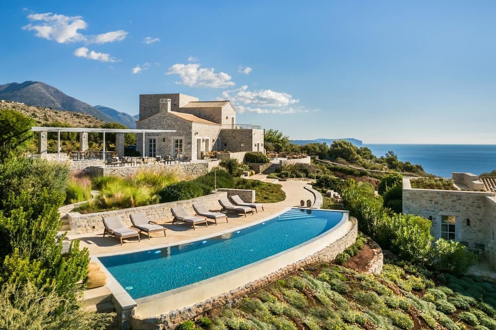 Photo of Outdoor in Omales