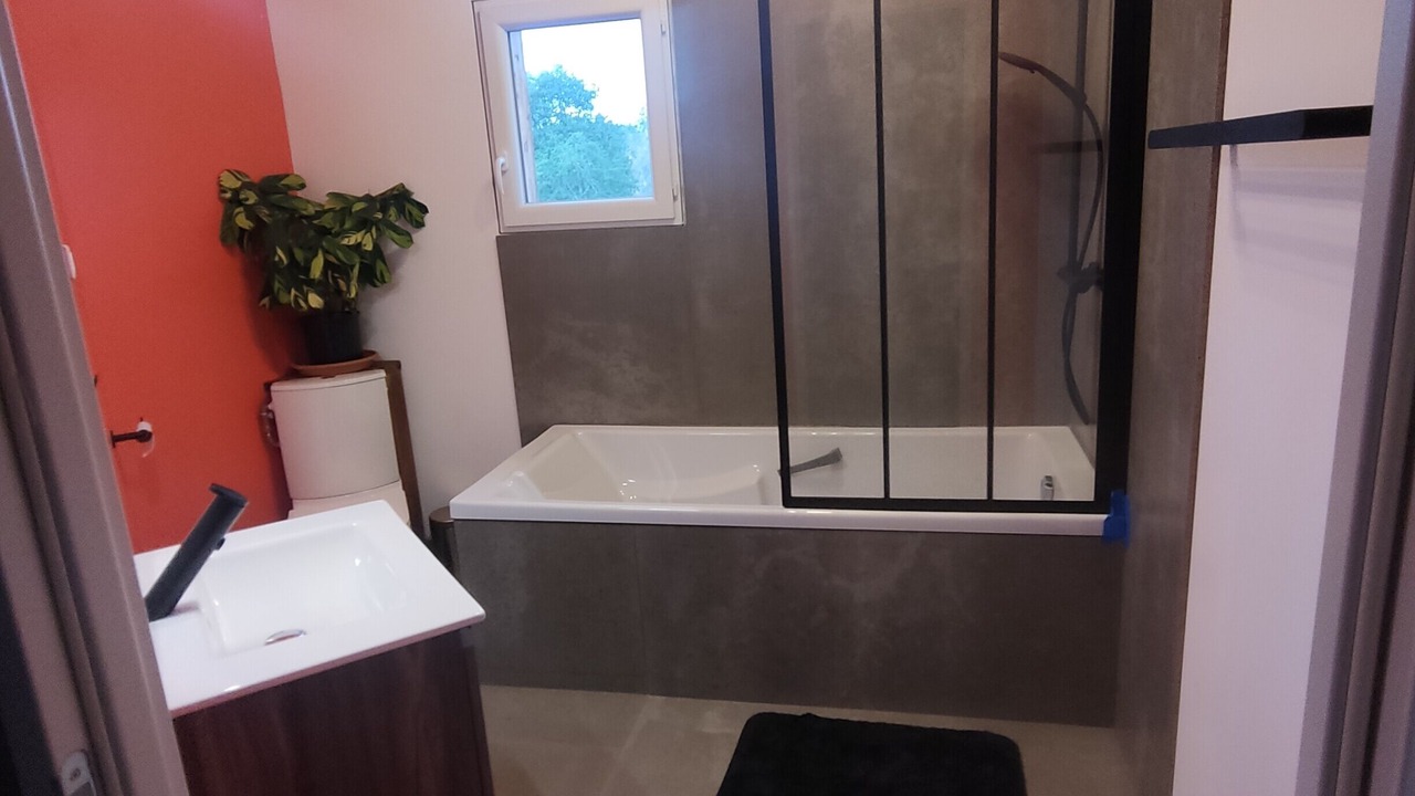 Photo of Bathroom in Tosse