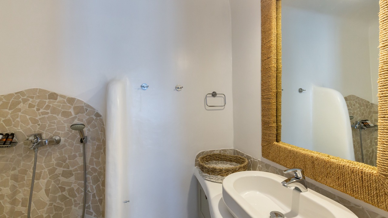 Photo of Bathroom in Platis Gialos
