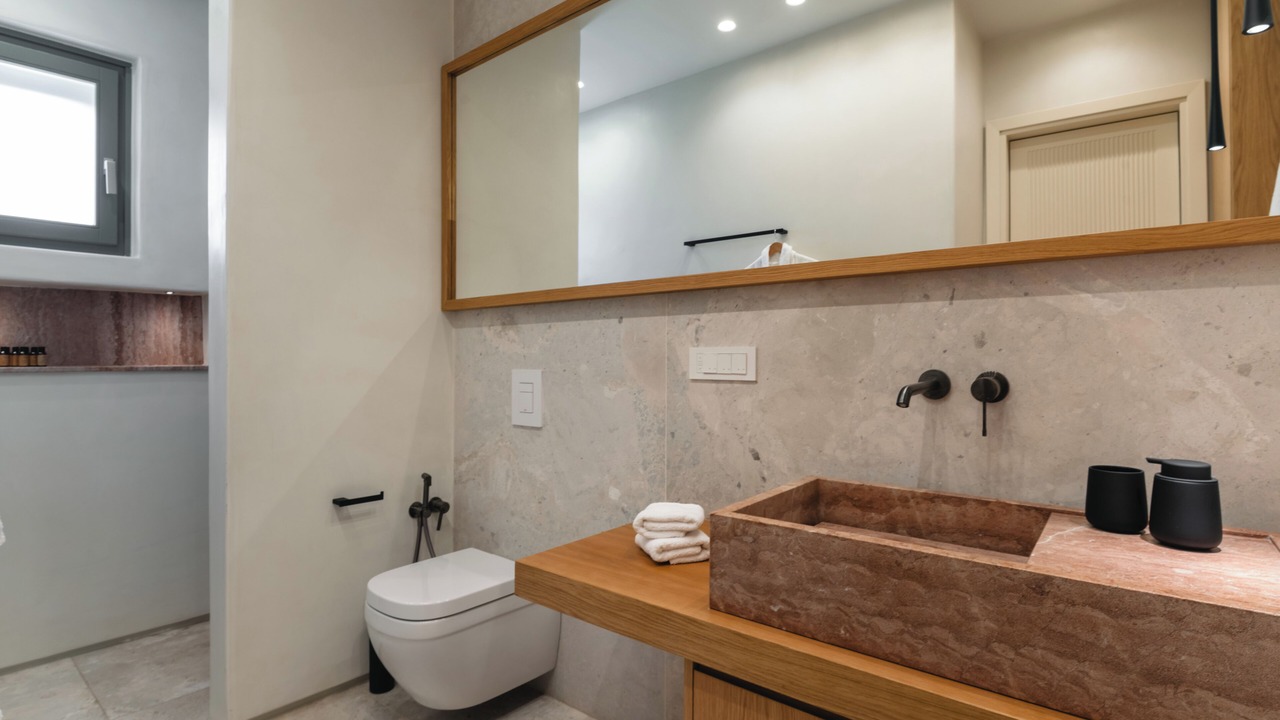 Photo of Bathroom in Ornos