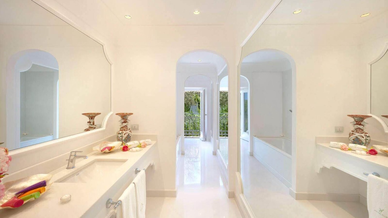Photo of Bathroom in Sorrento City Centre