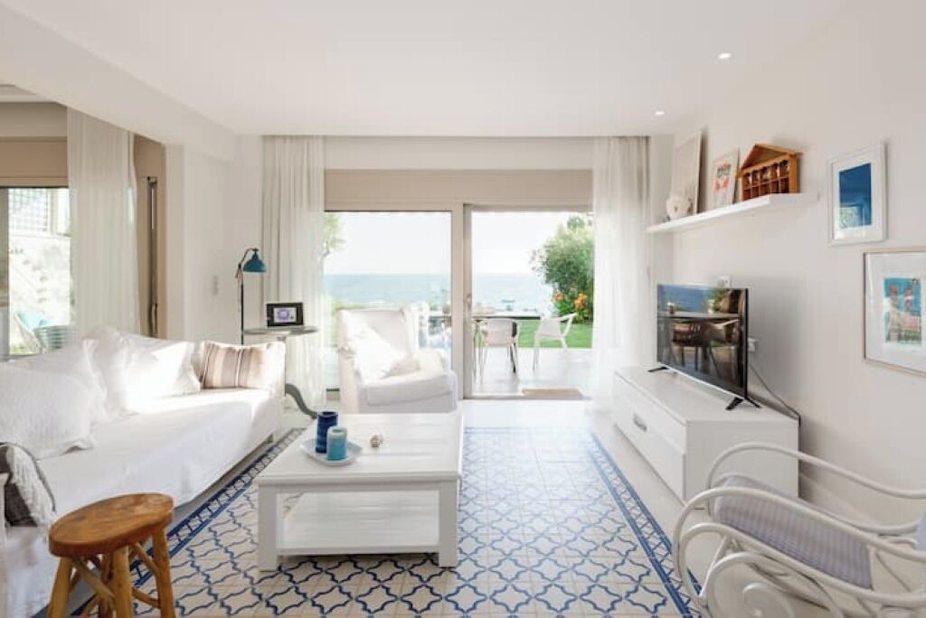 Photo of Livingroom in Elia Nikitis
