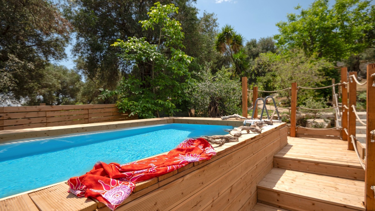 Photo of Outdoor in Petaleia