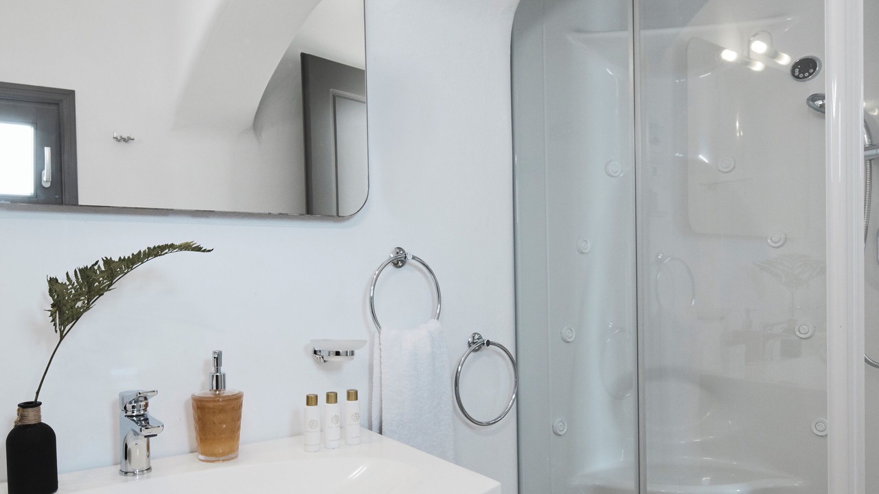 Photo of Bathroom in Akrotiri