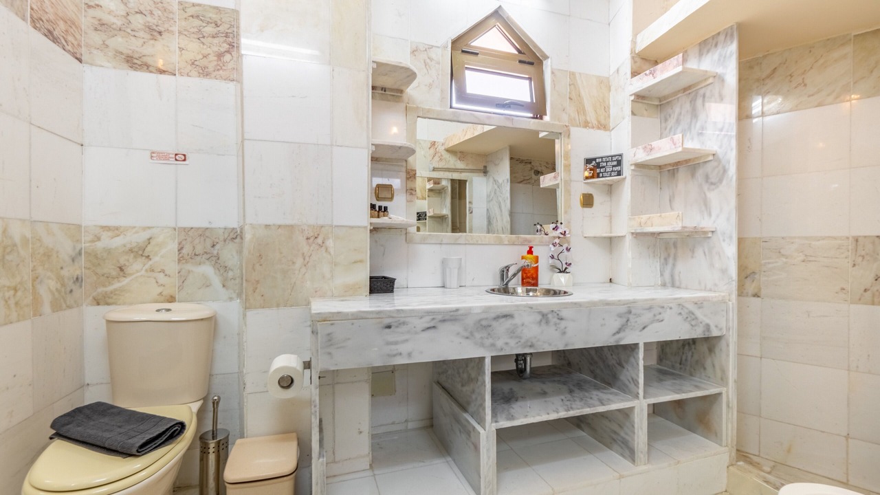 Photo of Bathroom in Gaios