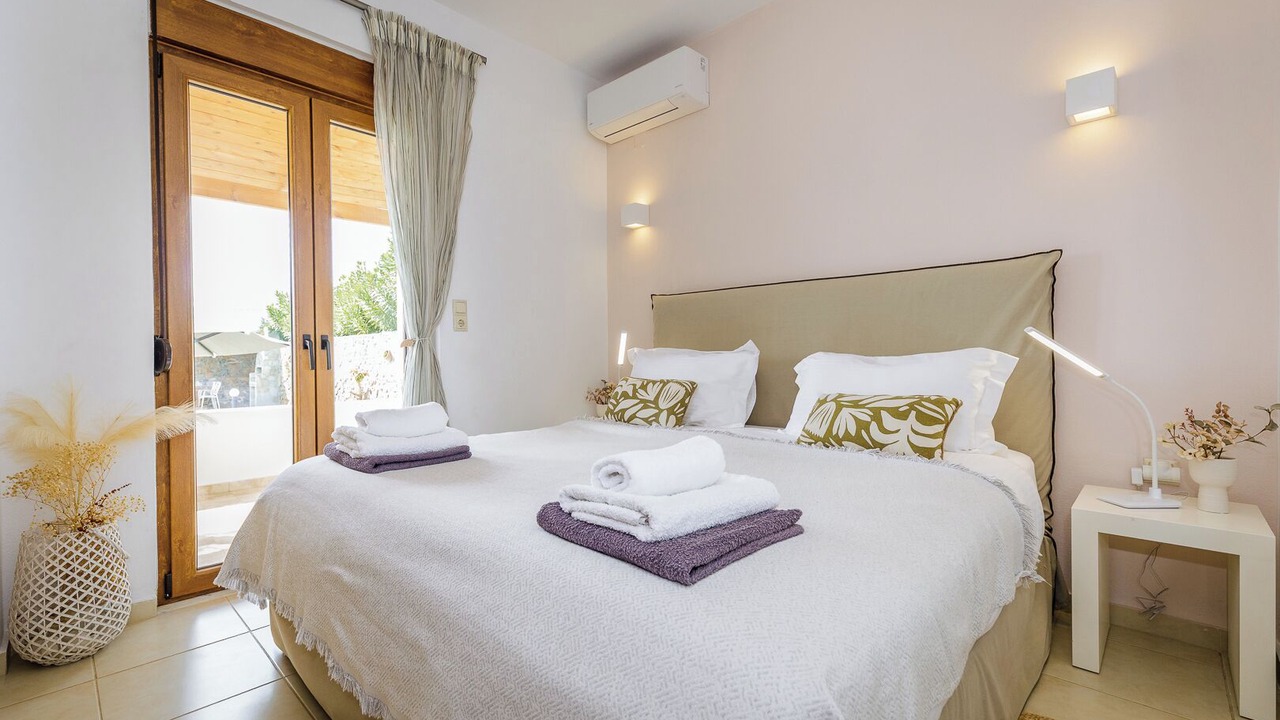 Photo of Bedroom in Lefkogeia