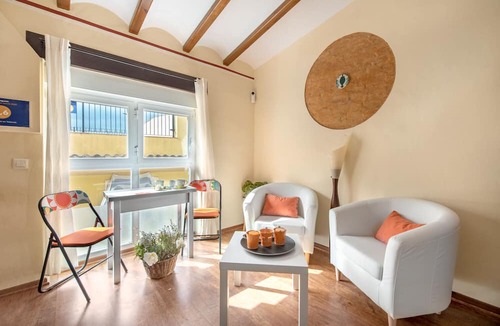 Ciutat Vella Apartment | Holiday Apartment "Mi Rinconcito En Valencia" with Private Terrace and Wi-Fi