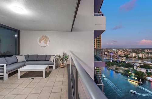 Brisbane Central Business District Apartment | Breathtaking! 2Bed/2Bath/1Car/Balcony/Views ~ CBD