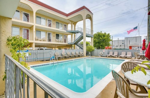 Wildwood Condo | Quaint Wildwood Condo ~ Walk to Beach!
