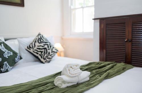 Barangaroo Villa | Historic 3BR Stay Harbour Bridge Comfortable