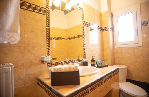 Florina Ski Chalet | Soffitta House Sofi!