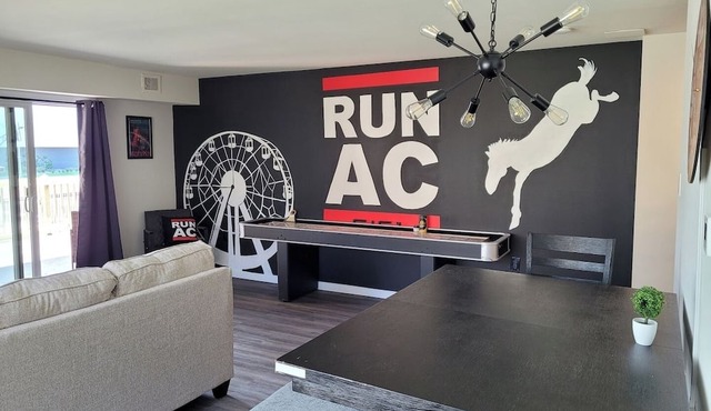 Run-AC Villa- Block from Ocean Casino & Waterpark!