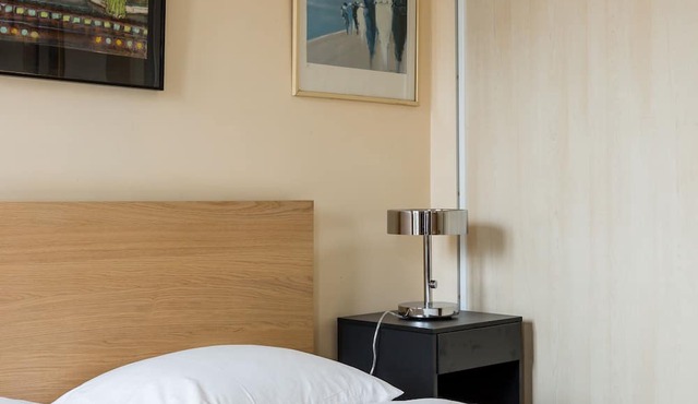 Quai aux Fleurs Apartment, by Veeve