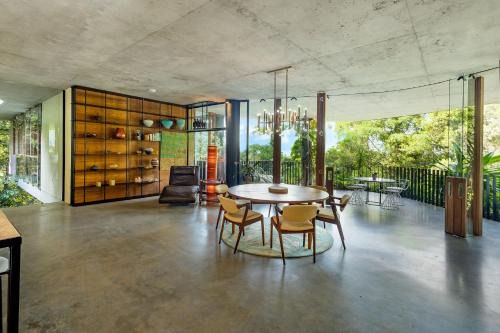 Planchonella House - Eco Stay de Luxe